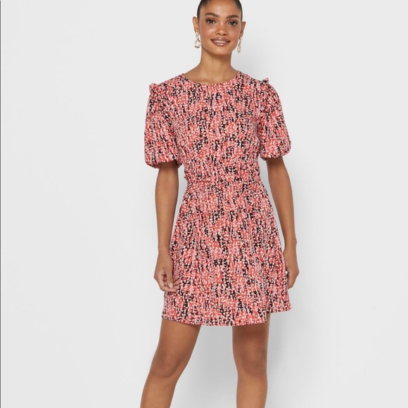 Topshop Dresses & Skirts - TOPSHOP Animal Print Puff Sleeve Mini Dress